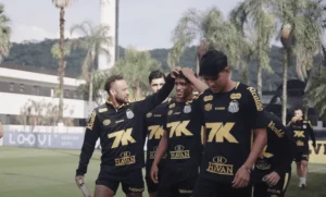 Leia mais sobre o artigo Santos FC treina forte no CT Rei Pelé e se prepara para a volta do Brasileirão